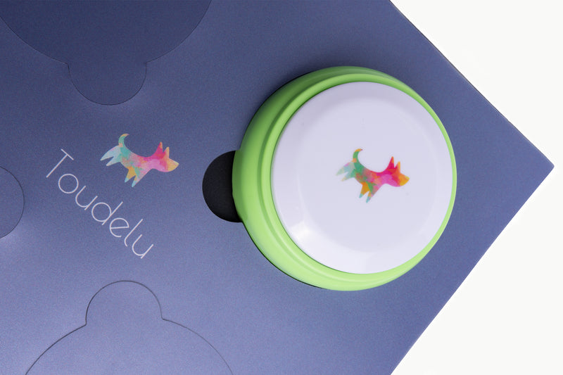 Hund mit Toudelu Set Nala Hundebuzzer und Matte für das Hundetraining
